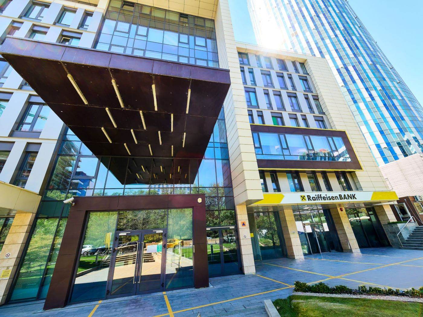 Raiffeisen Bank atrage 600 milioane euro printr-o nouă emisiune de euroobligaţiuni pe pieţele internaţionale